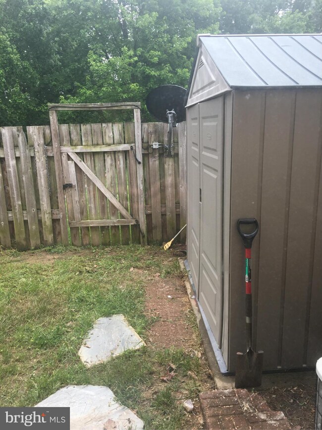 2555 Fox Ridge Ct unit 65, Woodbridge, VA 22192 - photo 7