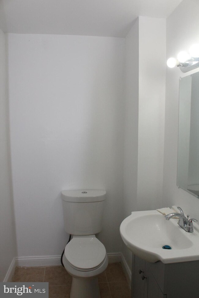 228 S Monastery Ave, Baltimore, MD 21229 - photo 6