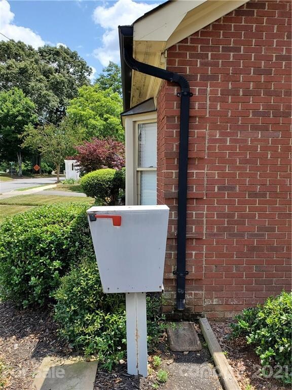 127 N Oakwood Dr, Statesville, NC 28677 - photo 7