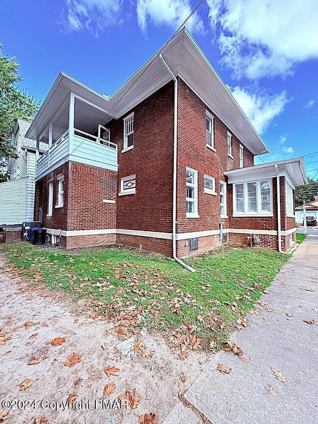 276 Academy St, Wilkes Barre, PA 18702 - photo 6