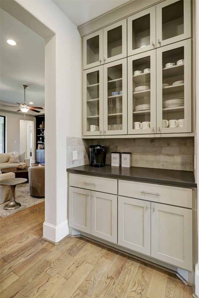 8738 Banzer St, Houston, TX 77055 - photo 6