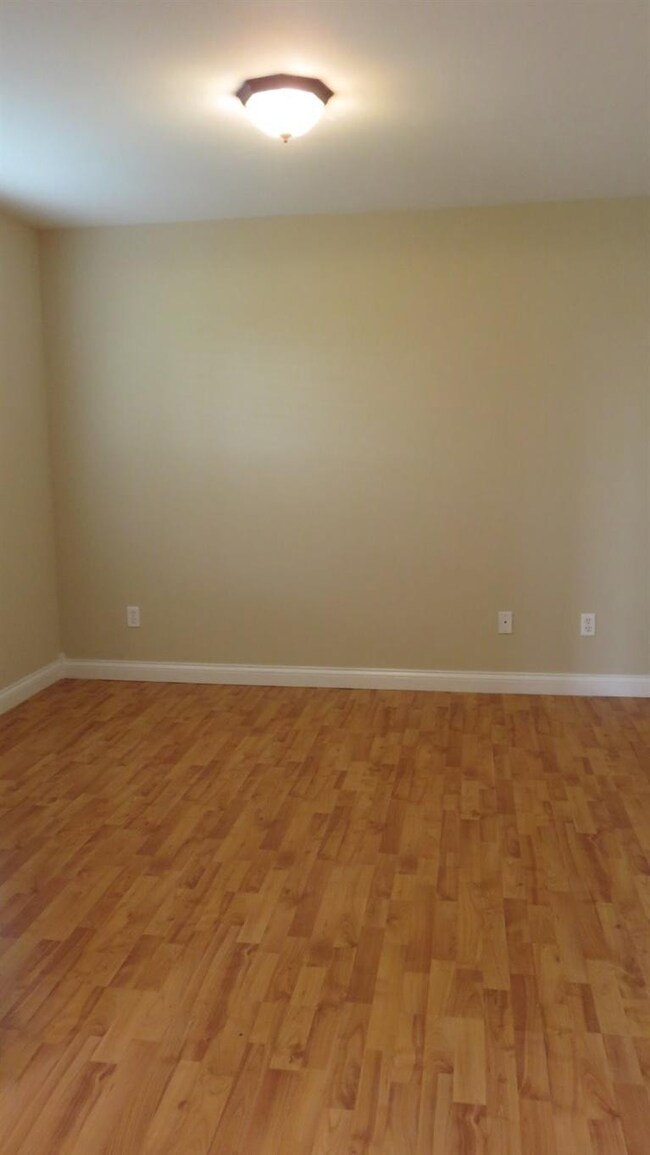 135 Lakeland Dr, Harrodsburg, KY 40330 - photo 4