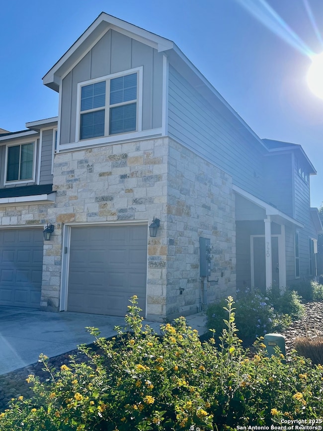 720 Gristmill Dr unit 19B, New Braunfels, TX 78130 - photo 2