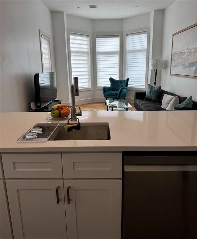 120 Regent St unit 4, Roxbury, MA 02119 - photo 3