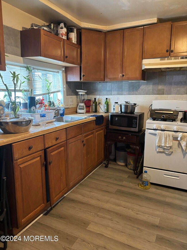 2156 Berwick kitchen