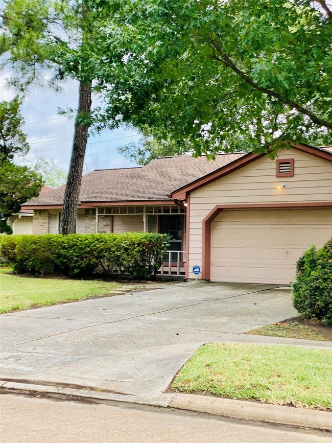 7314 Rogue River Dr, Houston, TX 77086 - photo 2