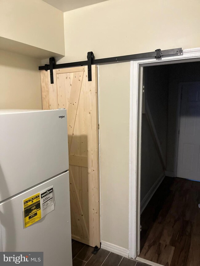 5410 Clover Rd, Baltimore, MD 21215 - photo 2