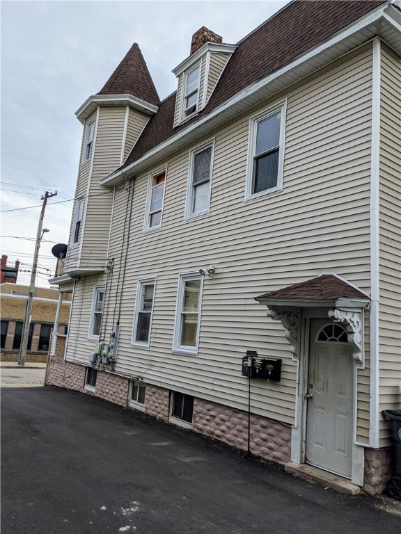 111 Burnett St, Providence, RI 02907 - photo 2