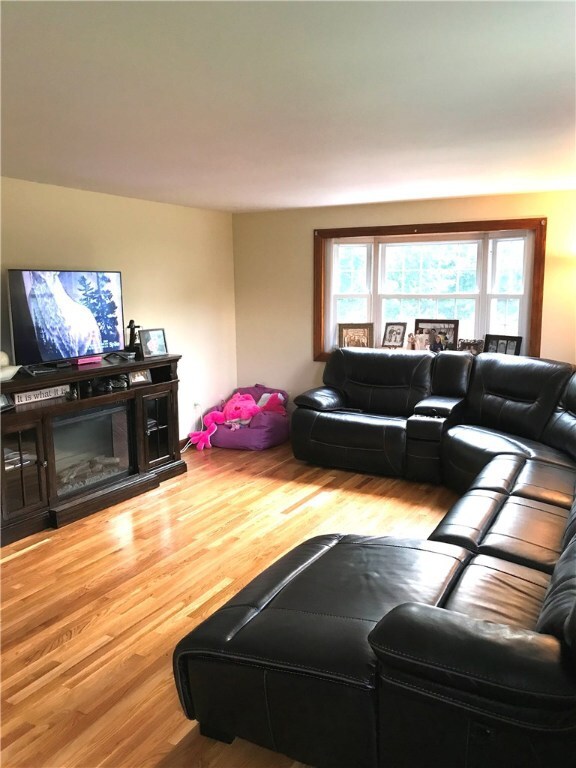 28 Peck St, Swansea, MA 02777 - photo 2