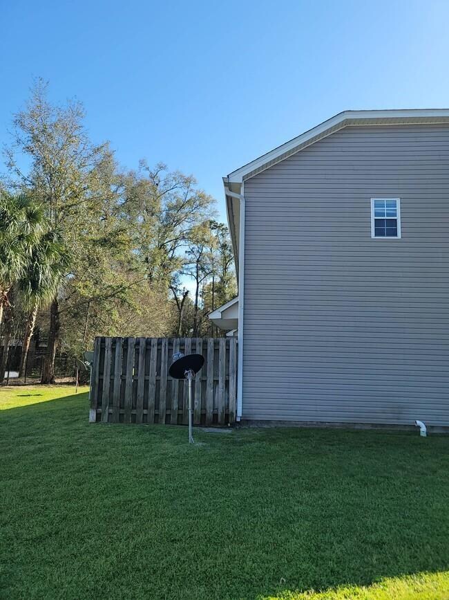 27 Guinevere Ln unit A, Crawfordville, FL 32327 - photo 6