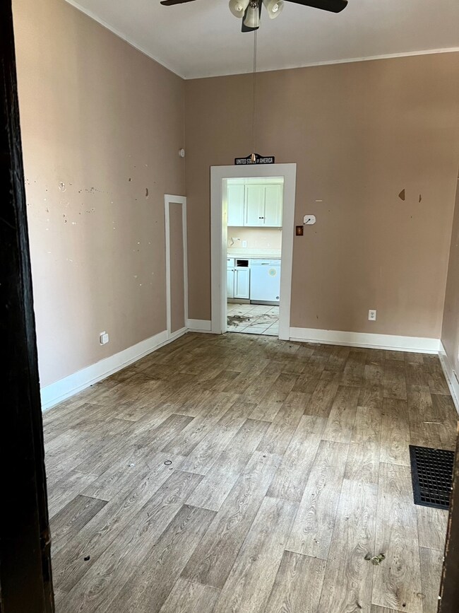 112 N Walnut St, Edinburgh, IN 46124 - photo 4