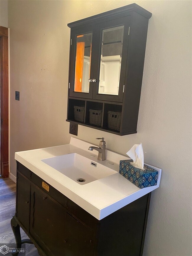 205 Clinton St, Liscomb, IA 50148 - photo 5