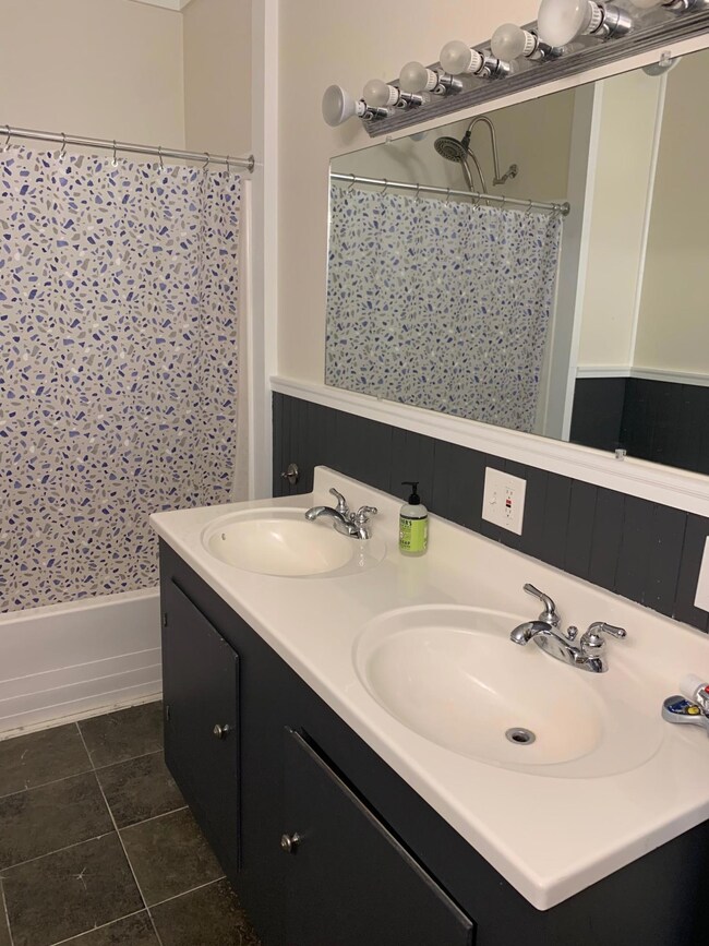 14 Bartlett St, Waterville, ME 04901 - photo 5