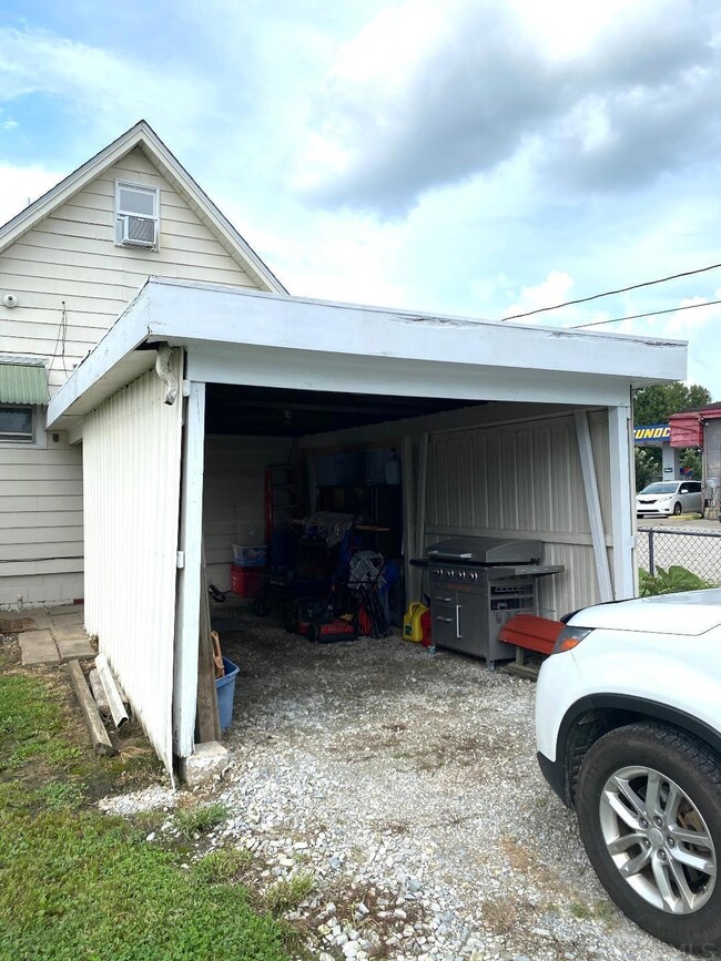 729 A St NE, Linton, IN 47441 - photo 5