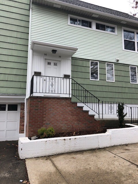 93 Forest St unit 1, Providence, RI 02906 - photo 2