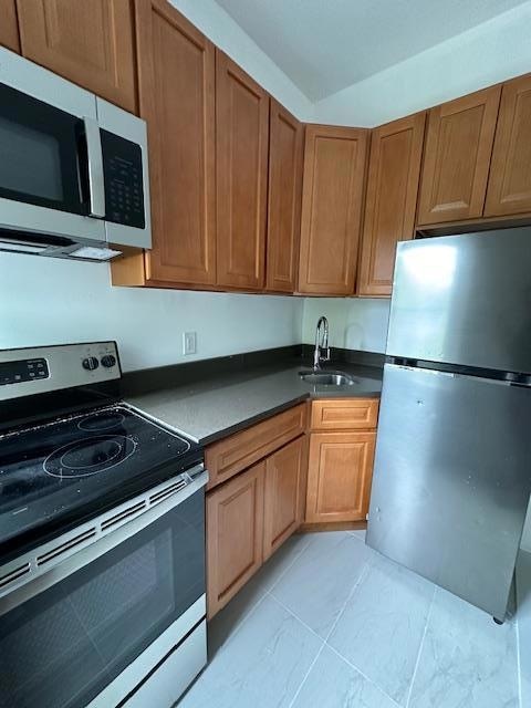 548 Main St unit 2, Stroudsburg, PA 18360 - photo 2