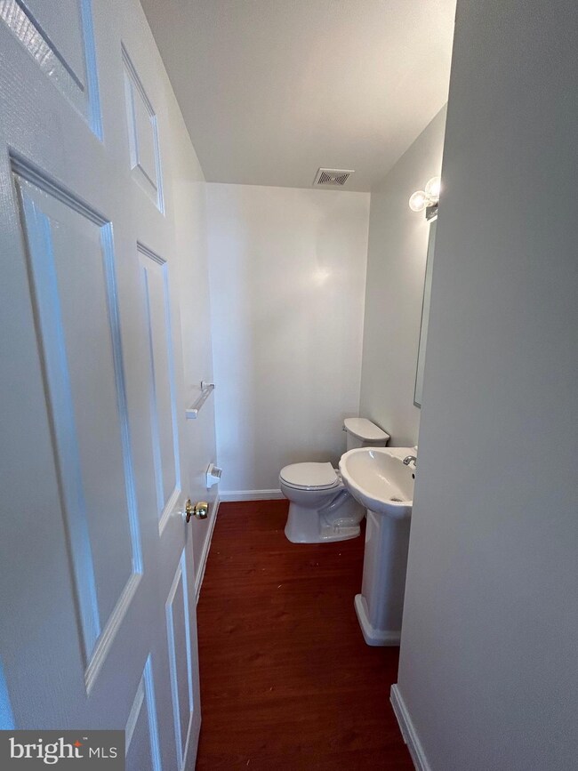 8876 Goose Landing Cir, Columbia, MD 21045 - photo 5