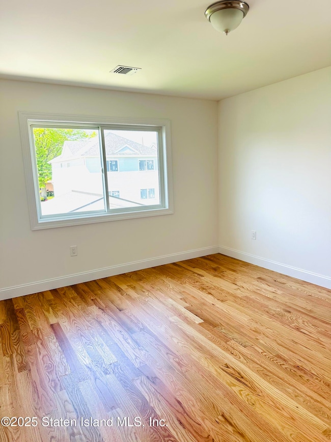 76B2-BEDROOM