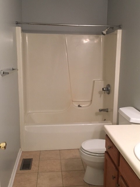 12822 Ewing St unit B, Leo, IN 46765 - photo 5