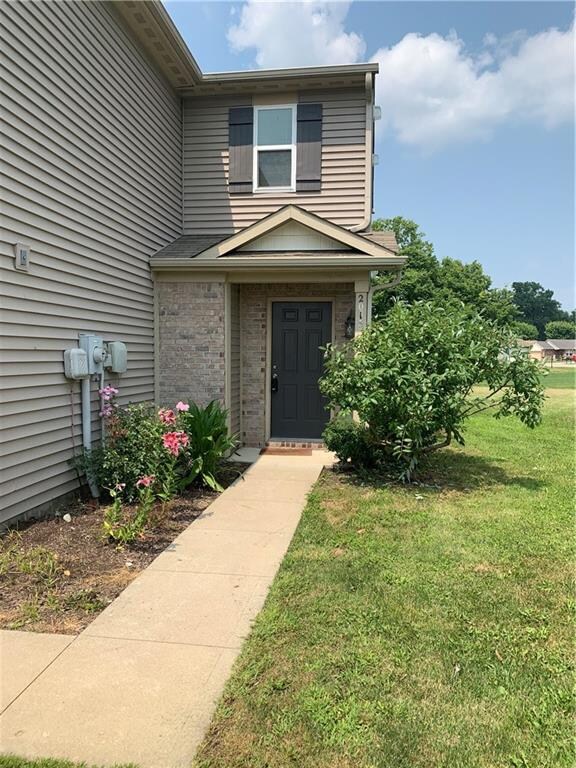 2015 Falcon Ct, Franklin, IN 46131 - photo 2