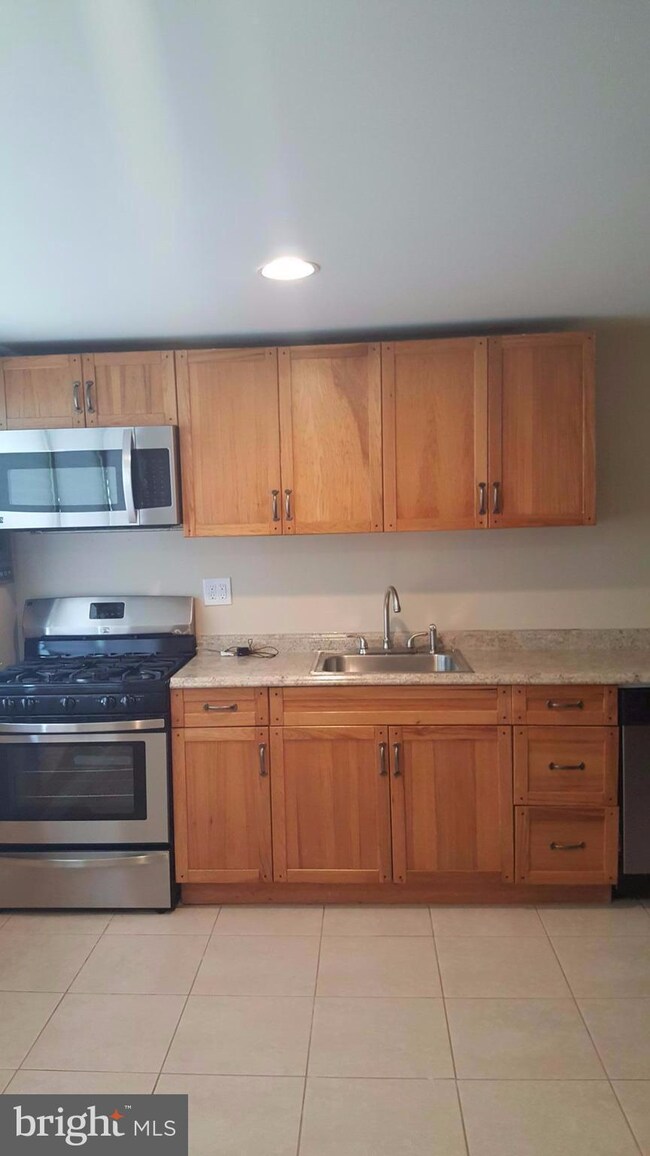 413 Bigley Ave, Halethorpe, MD 21227 - photo 6