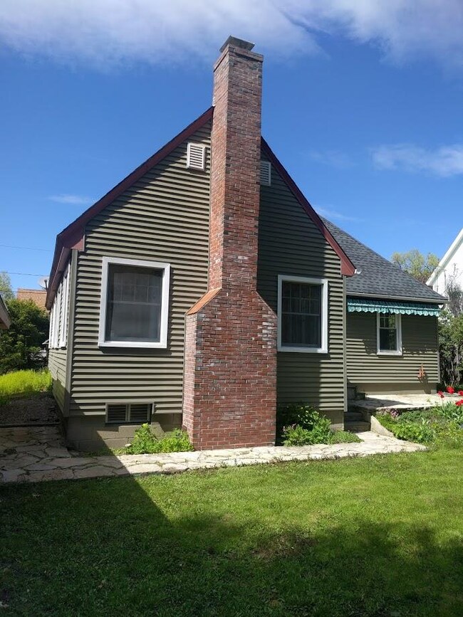 10 Adams Ct, Keene, NH 03431 - photo 2