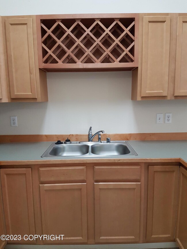 1.02 Kitchen w-Upgraded Cabinetry