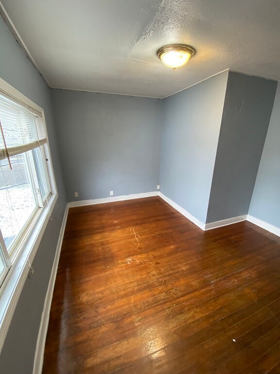 26 Brow St unit 2W, Fall River, MA 02721 - photo 2