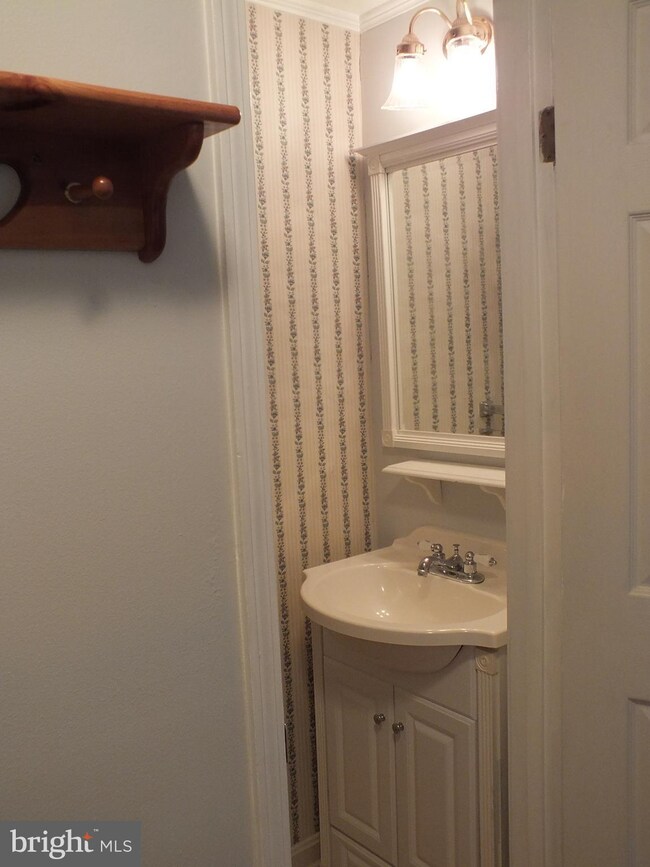 313 Saint Andrews Ln, Westminster, MD 21158 - photo 5