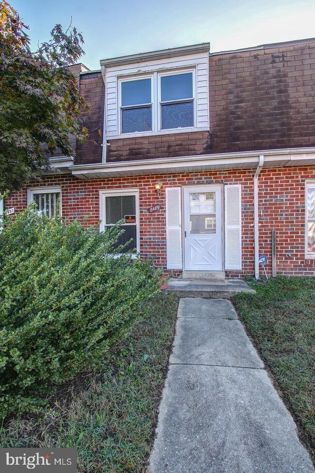 8489 Pioneer Dr, Severn, MD 21144 - photo 4