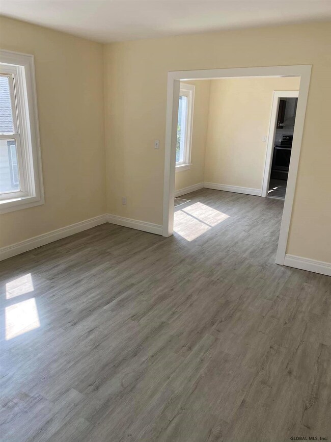 10 Leonard Ave, Troy, NY 12180 - photo 3