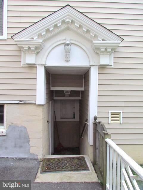 8512 Salem Way, Bethesda, MD 20814 - photo 3