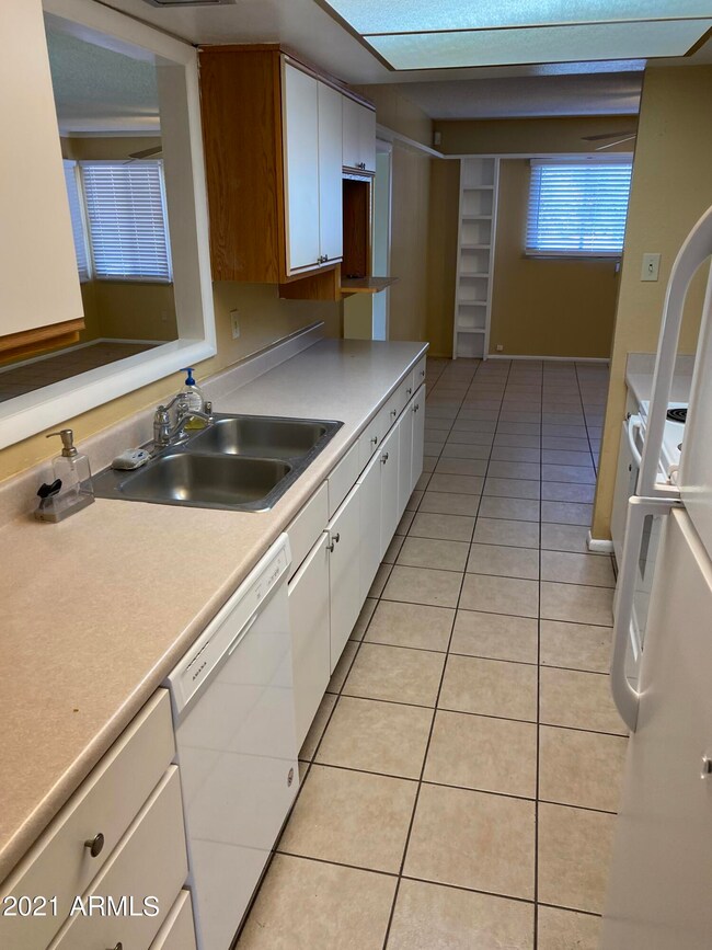 8150 S Mcclintock Dr, Tempe, AZ 85284 - photo 7