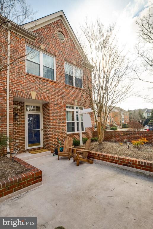 6123 Madison Crest Ct, Falls Church, VA 22041 - photo 3