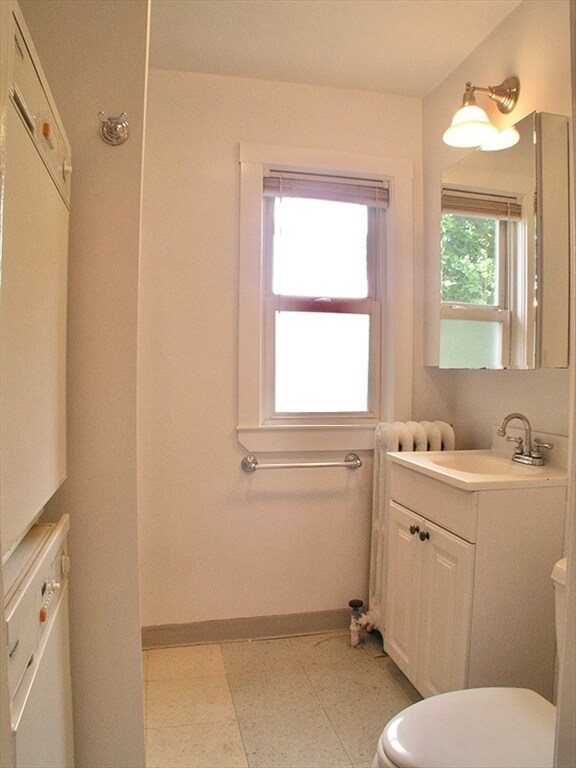 24 Montgomery St unit 2, Cambridge, MA 02140 - photo 5