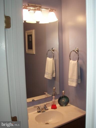 1702 Amberfield Ct, Crofton, MD 21114 - photo 5