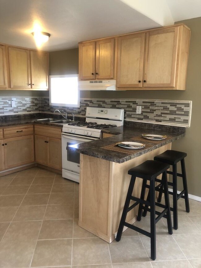 1002 Chicago Ave, Elkhart, IN 46517 - photo 7