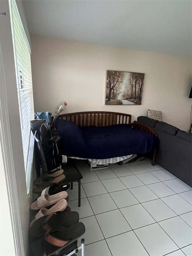 unlisted-address, Dania Beach, FL 33004 - photo 2