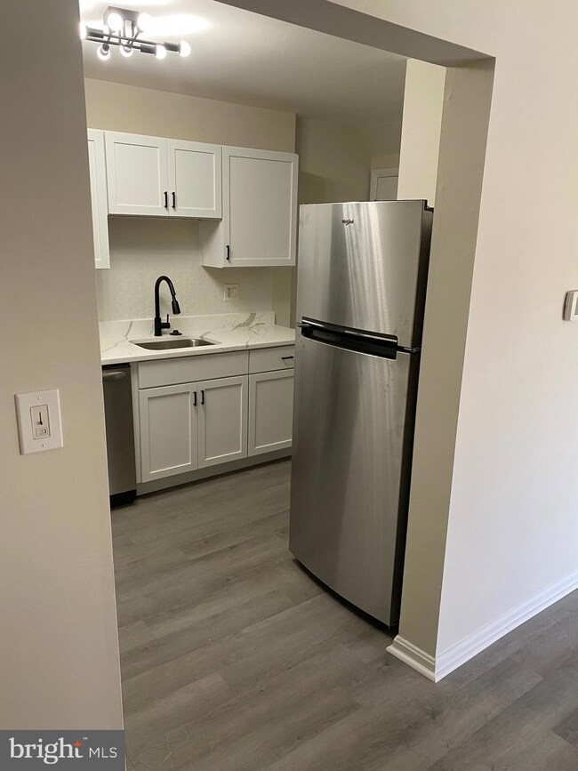 9880 Whiskey Run, Laurel, MD 20723 - photo 2