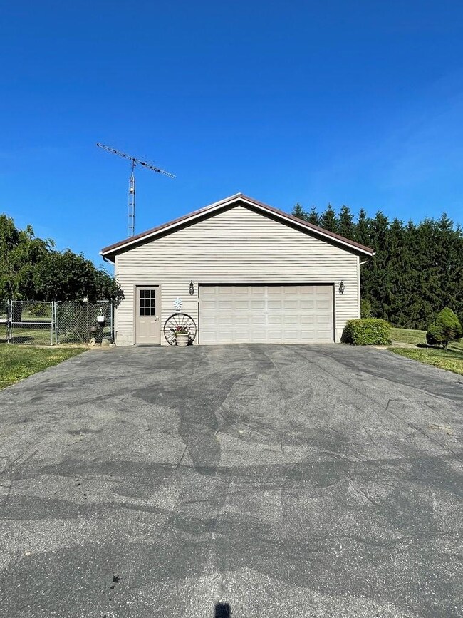 2490 Mansfield Lucas Rd, Lucas, OH 44843 - photo 2