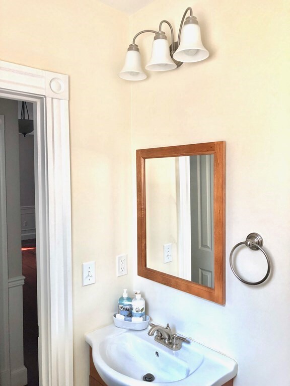 49 Cedar St unit 3, Cambridge, MA 02140 - photo 6