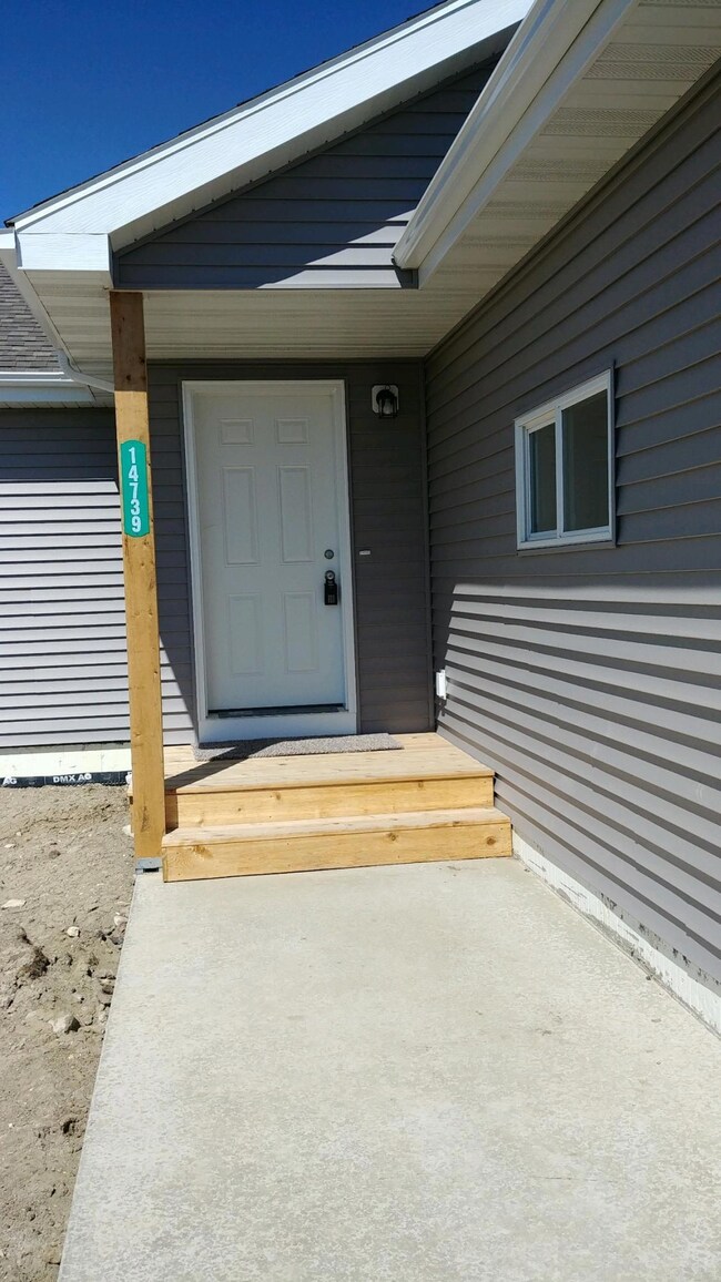 14739 Baxter St, Williston, ND 58801 - photo 6
