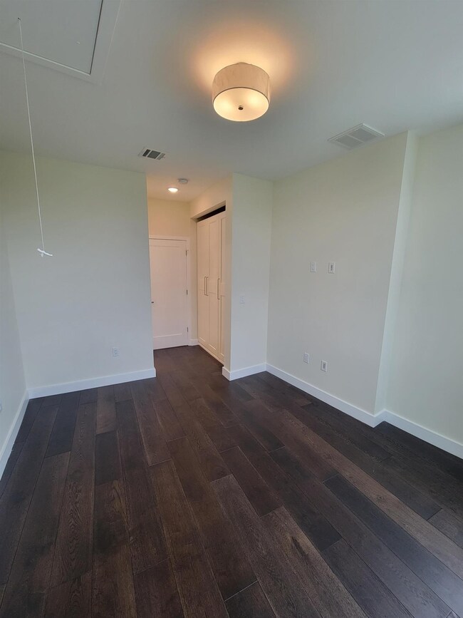 431 Gregory Ave unit 2, Weehawken, NJ 07086 - photo 7