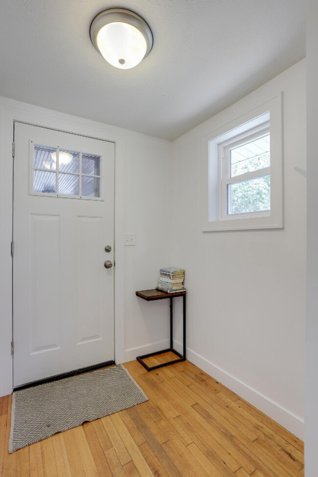 814 7th St NW, Grand Rapids-23