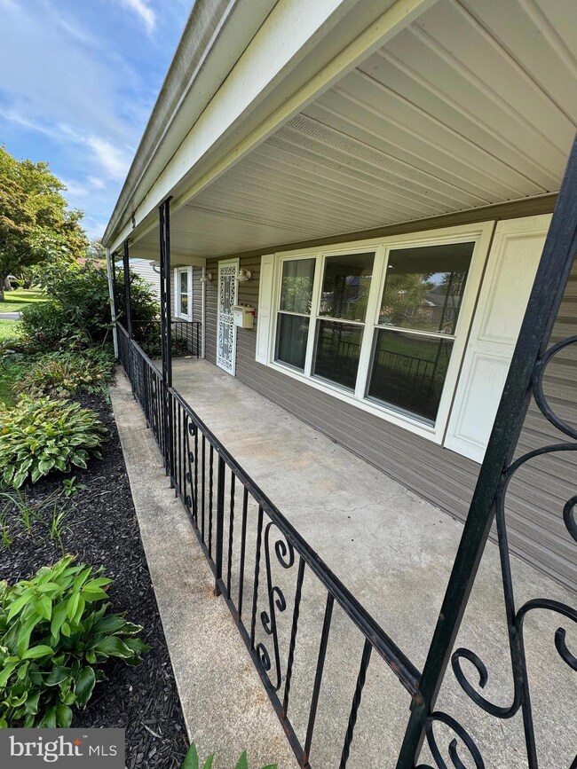 95 Hazelwood Cir, Willingboro, NJ 08046 - photo 2