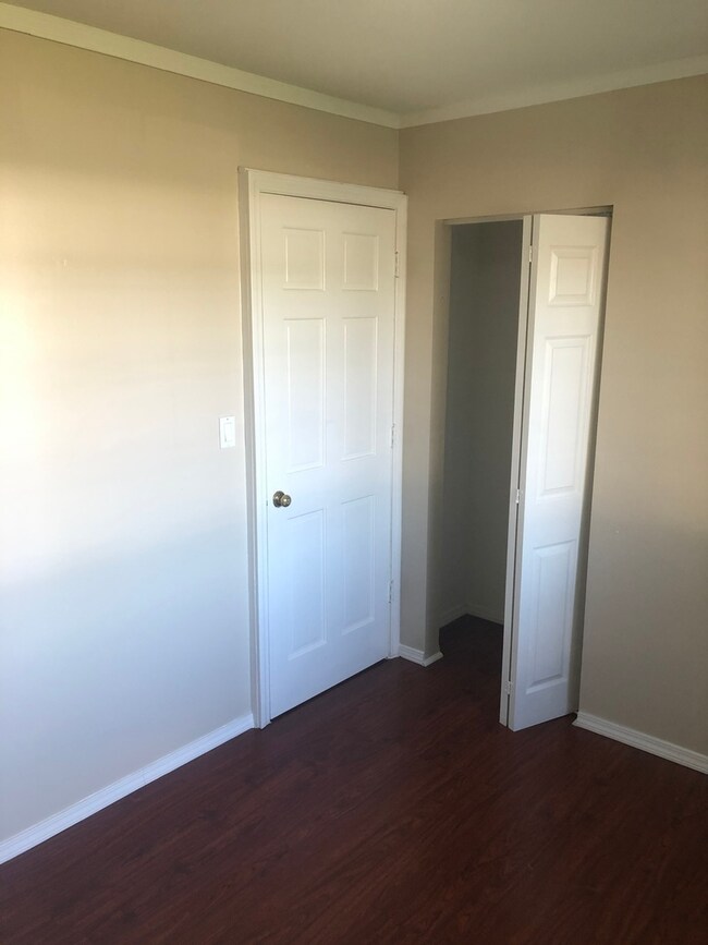 1404 Westmoreland Ave, Waukegan, IL 60085 - photo 2