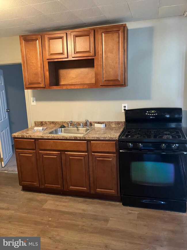 116 S Warner St unit 1ST FLOOR, Woodbury, NJ 08096 - photo 6