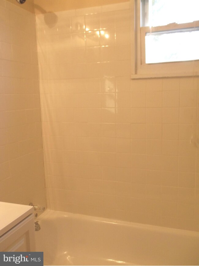 209 Cabbel Dr, Manassas Park, VA 20111 - photo 7