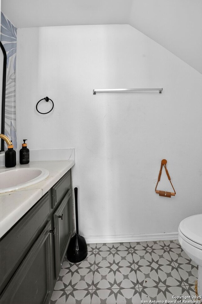 5606 Allbrook unit 8, San Antonio, TX 78244 - photo 6