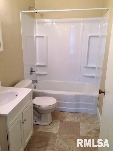 121 W 13th St, Davenport, IA 52803 - photo 6